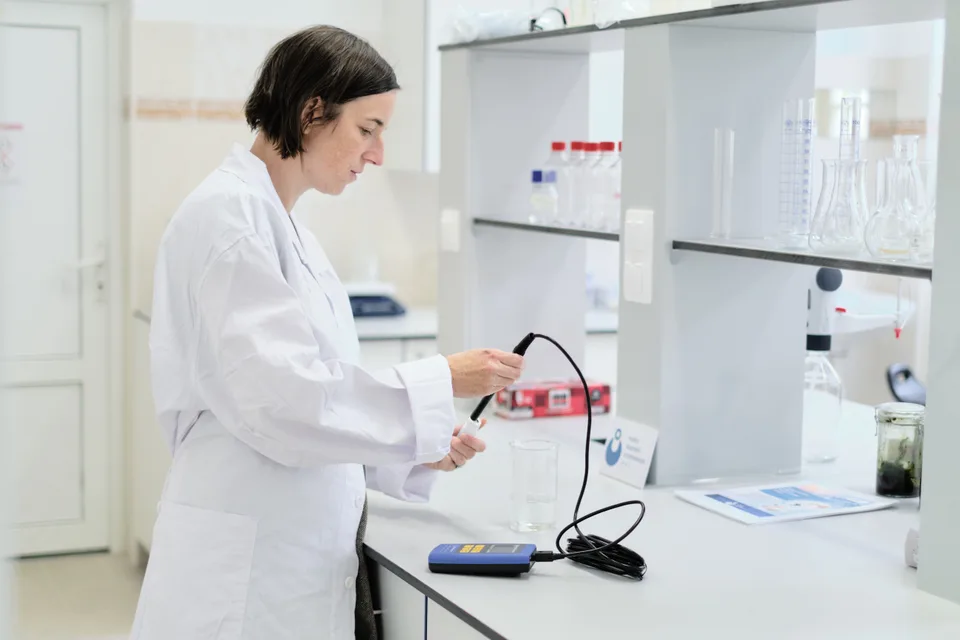 Analytická činnost v laboratoři ILaB.